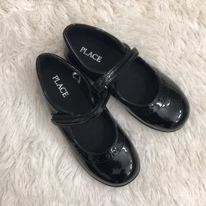 Girls shoes